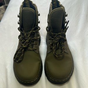 Dr Martens Quinton. Like new